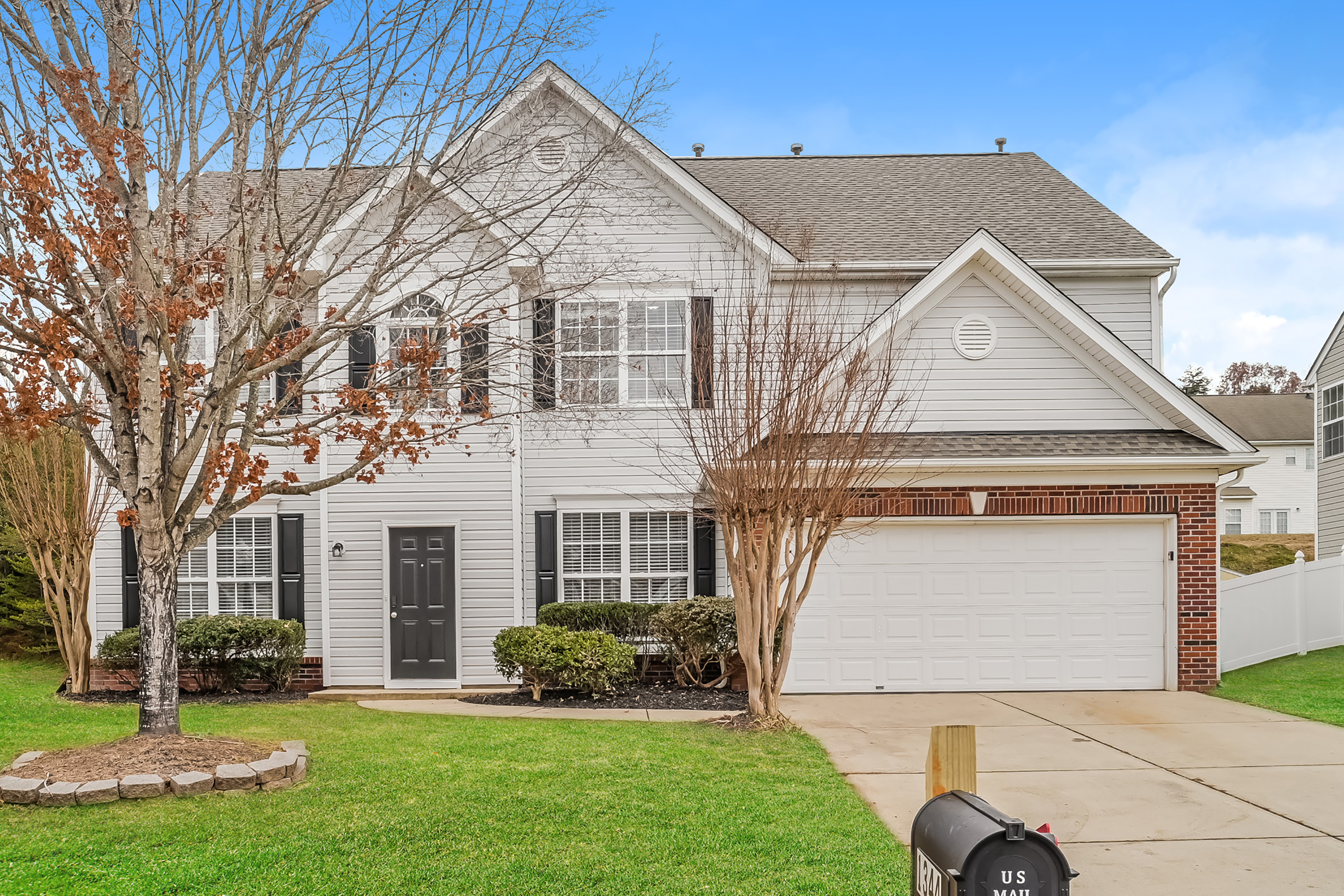 1344 Pondhaven Dr High Point, NC 27265
